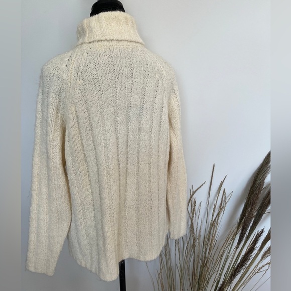 Vintage Gaddy Collection Cozy Cream Turtleneck Sweater size medium - Picture 4 of 6